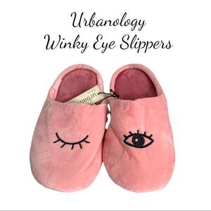 NWT Urbanology Peach Winky Eye Slippers